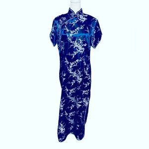 Women’s Laodugai Authentic Silk Kimono, Royal Blue, Silver Embroidered Flowers